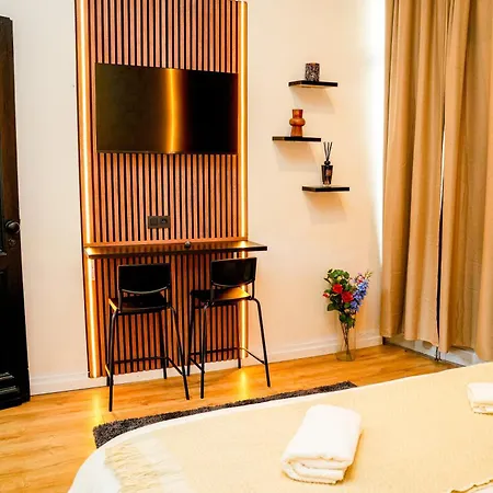 Apartment Comfy & Cozy 5Br Apartment In The Heart Of Ghent Ghent