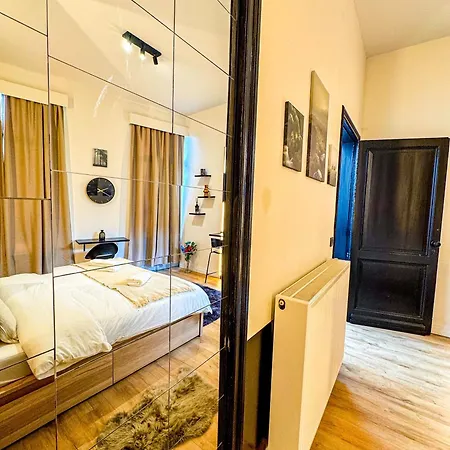 Comfy & Cozy 5Br Apartment In The Heart Of Ghent Ghent
