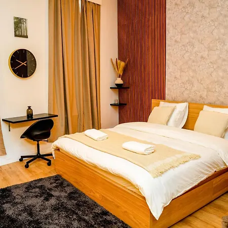 Comfy & Cozy 5Br Apartment In The Heart Of Ghent * Ghent