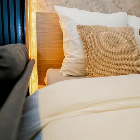 Comfy & Cozy 5Br Apartment In The Heart Of Ghent Apartment