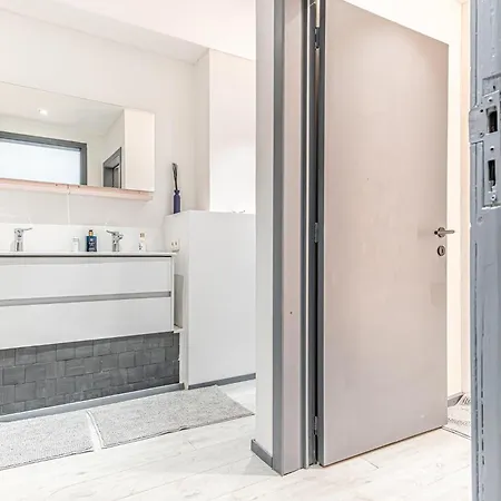 Comfy & Cozy 5Br Apartment In The Heart Of Ghent *