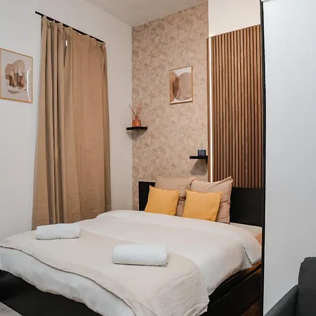 Comfy & Cozy 5Br Apartment In The Heart Of Ghent *