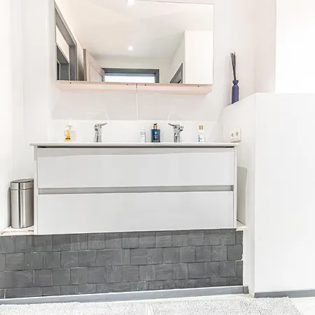 Comfy & Cozy 5Br Apartment In The Heart Of Ghent Apartment *